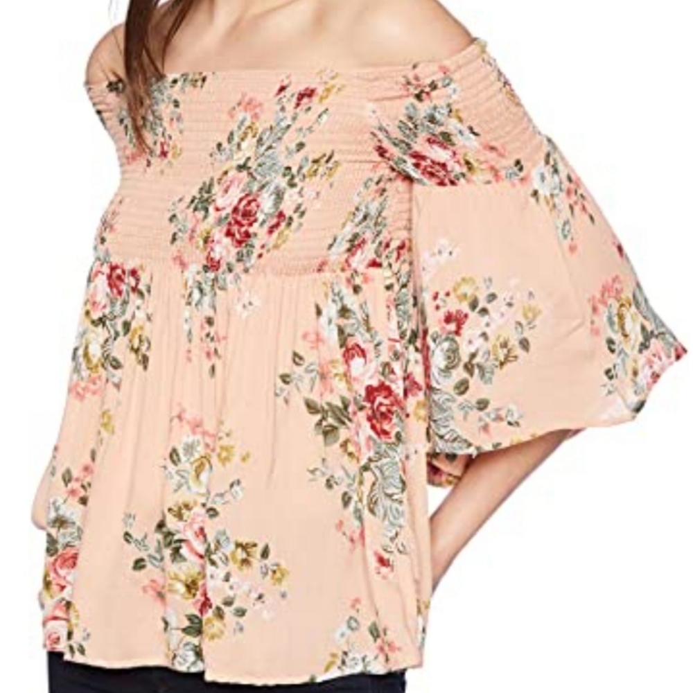 Angie Women's Smocked top